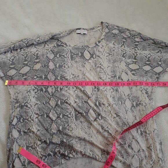 Michael Stars Women's Size L Gray Beige Snake Print Cotton Modal Lounge Shirt - Picture 11 of 12